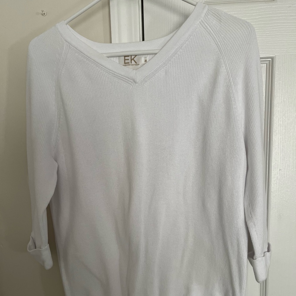 Edinburgh Knitwear v neck sweater. Size medium